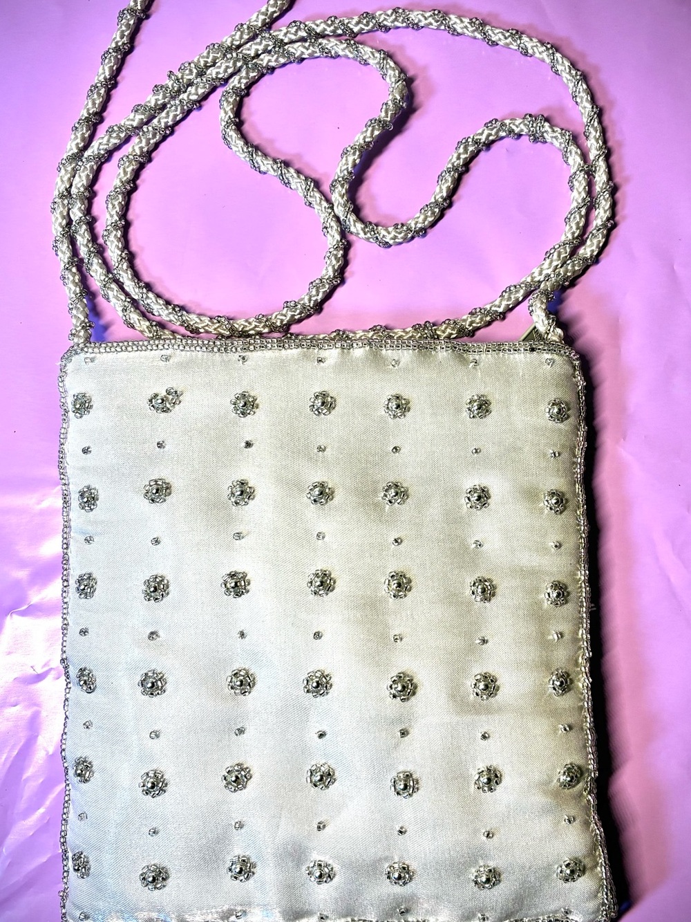 Retro Elegant Silver Tassel Beaded La Regal Metallic Crossbody Bag